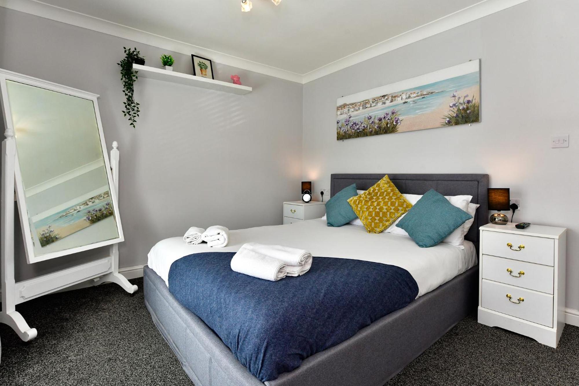 Free Parking - Heart Of The City - Superb Townhouse & Garden - Peaceful Area But Only 5Min Walk To Beach, Shops, Bars, Arena, Marina, Parks Swansea Luaran gambar