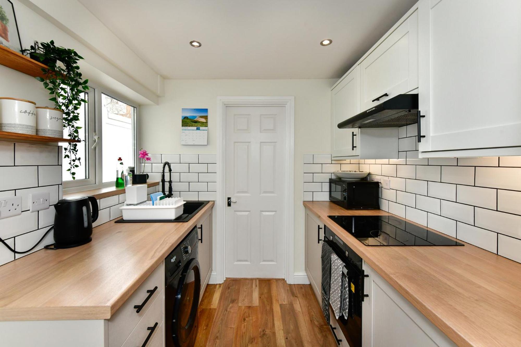 Free Parking - Heart Of The City - Superb Townhouse & Garden - Peaceful Area But Only 5Min Walk To Beach, Shops, Bars, Arena, Marina, Parks Swansea Luaran gambar