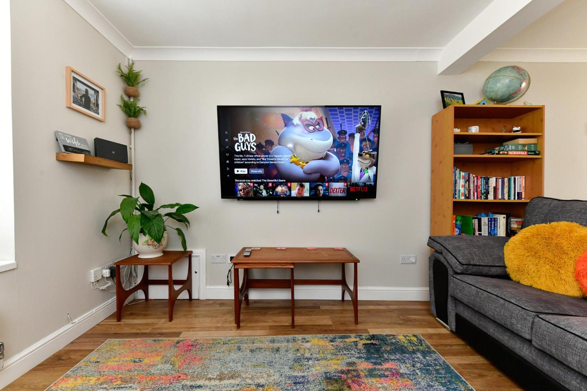 Free Parking - Heart Of The City - Superb Townhouse & Garden - Peaceful Area But Only 5Min Walk To Beach, Shops, Bars, Arena, Marina, Parks Swansea Luaran gambar