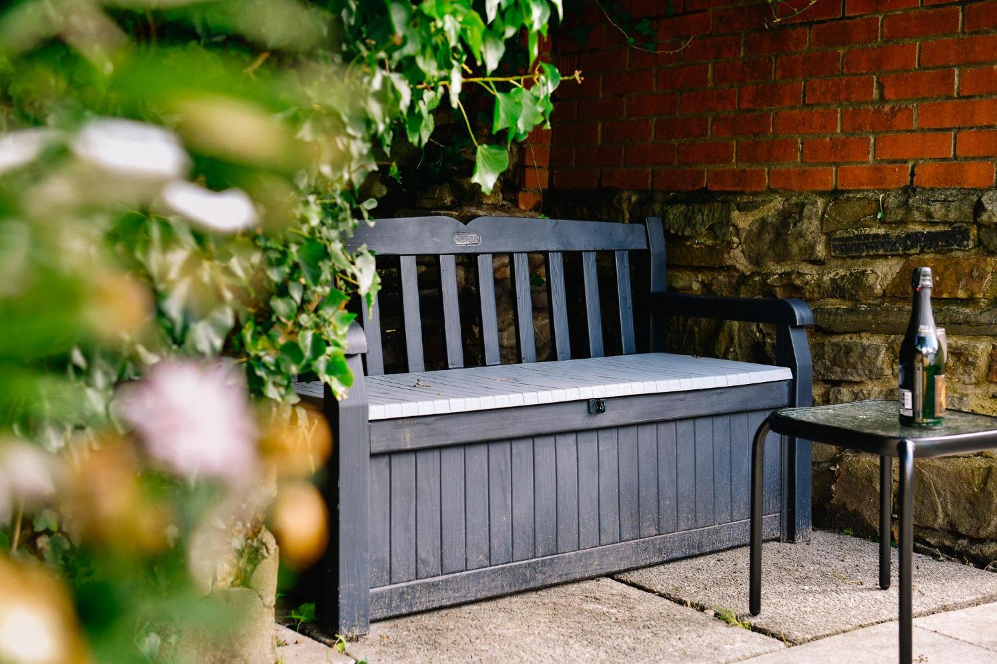Free Parking - Heart Of The City - Superb Townhouse & Garden - Peaceful Area But Only 5Min Walk To Beach, Shops, Bars, Arena, Marina, Parks Swansea Luaran gambar
